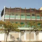 Bright Flat Near The Beach-beahost شقة *