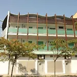 Bright Flat Near The Beach-beahost