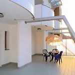 Bright Flat Near The Beach-beahost Apartamento
