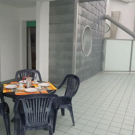 Bright Flat Near The Beach-beahost بيبيوني