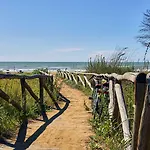 Bright Flat Near The Beach-beahost *