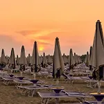 Bright Flat Near The Beach-beahost *