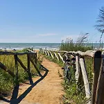 Bright Flat Near The Beach-beahost *
