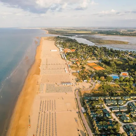 Bright Flat Near The Beach-beahost
