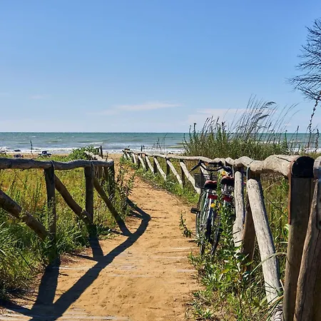 Bright Flat Near The Beach-beahost *