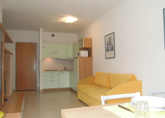 Bright Flat Near The Beach-beahost *