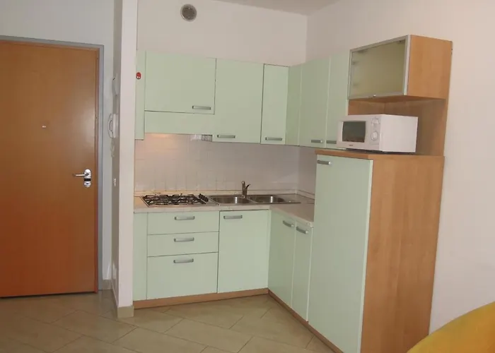 Daire Bright Flat Near The Beach-beahost *