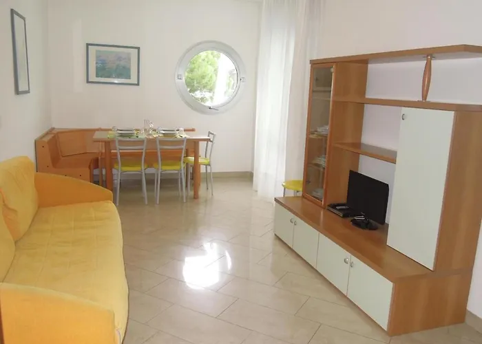 Daire Bright Flat Near The Beach-beahost