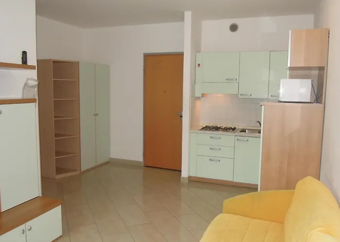 Daire Bright Flat Near The Beach-beahost