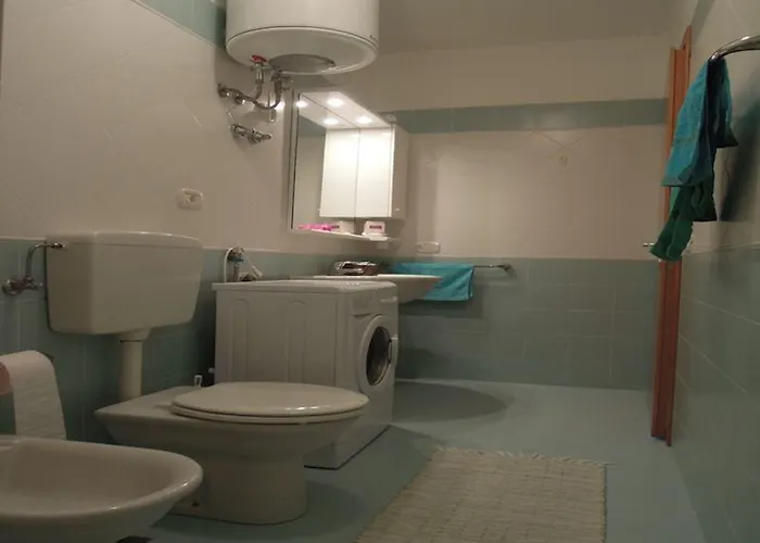 Bright Flat Near The Beach-beahost *